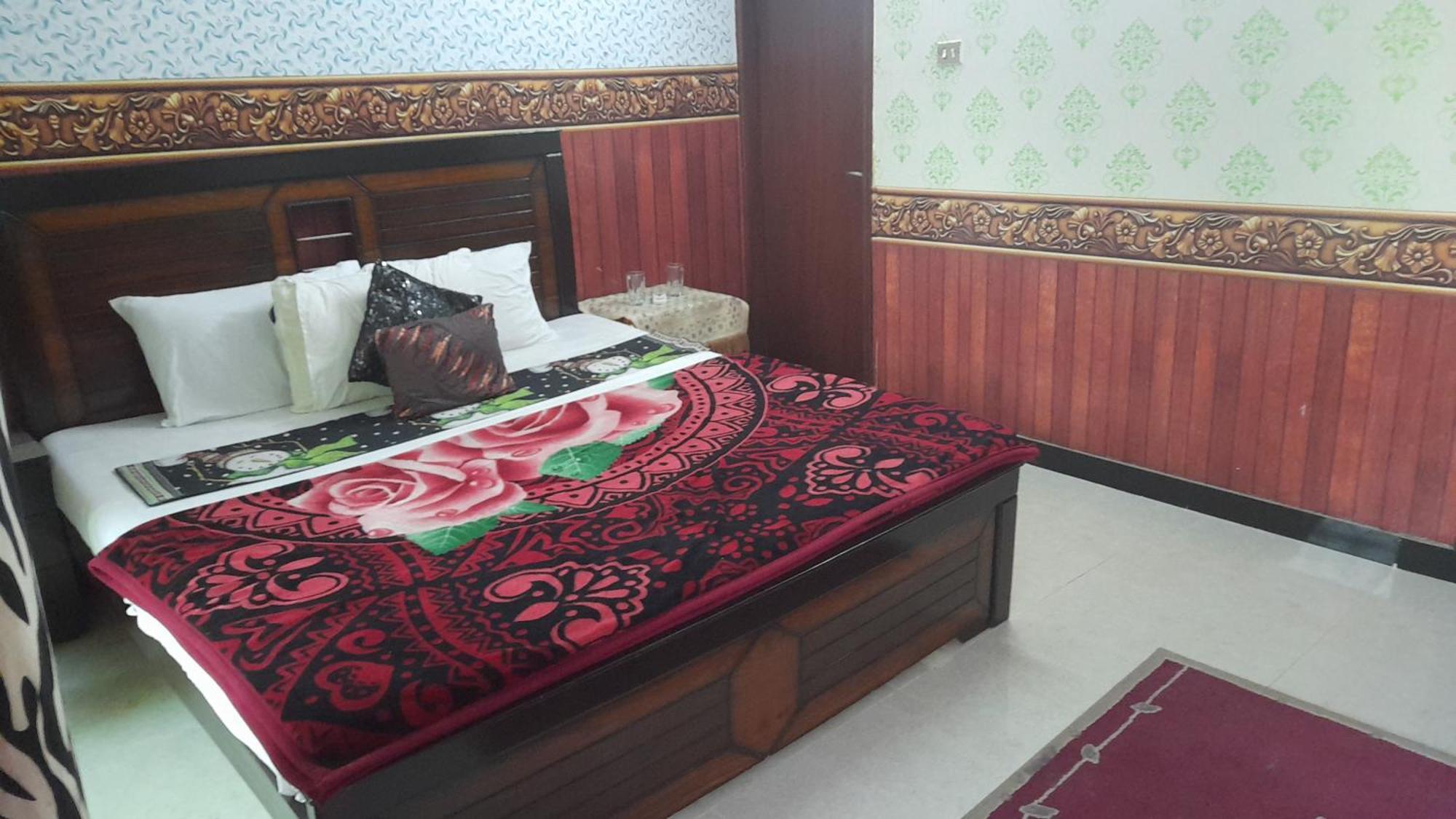 New City Lodges Guesthouse อิสลามาบัด ภายนอก รูปภาพ