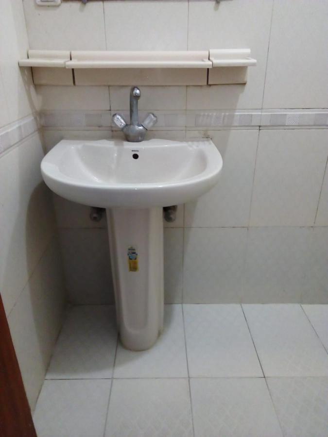New City Lodges Guesthouse อิสลามาบัด ภายนอก รูปภาพ